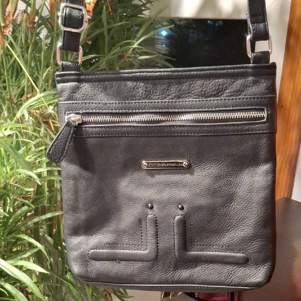 Stone Mountain Accessories Black Leather Crossbody Bag